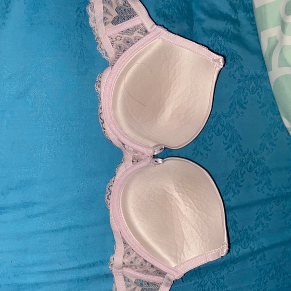 USED Light Pink Lace Bra - Picture 2 of 2